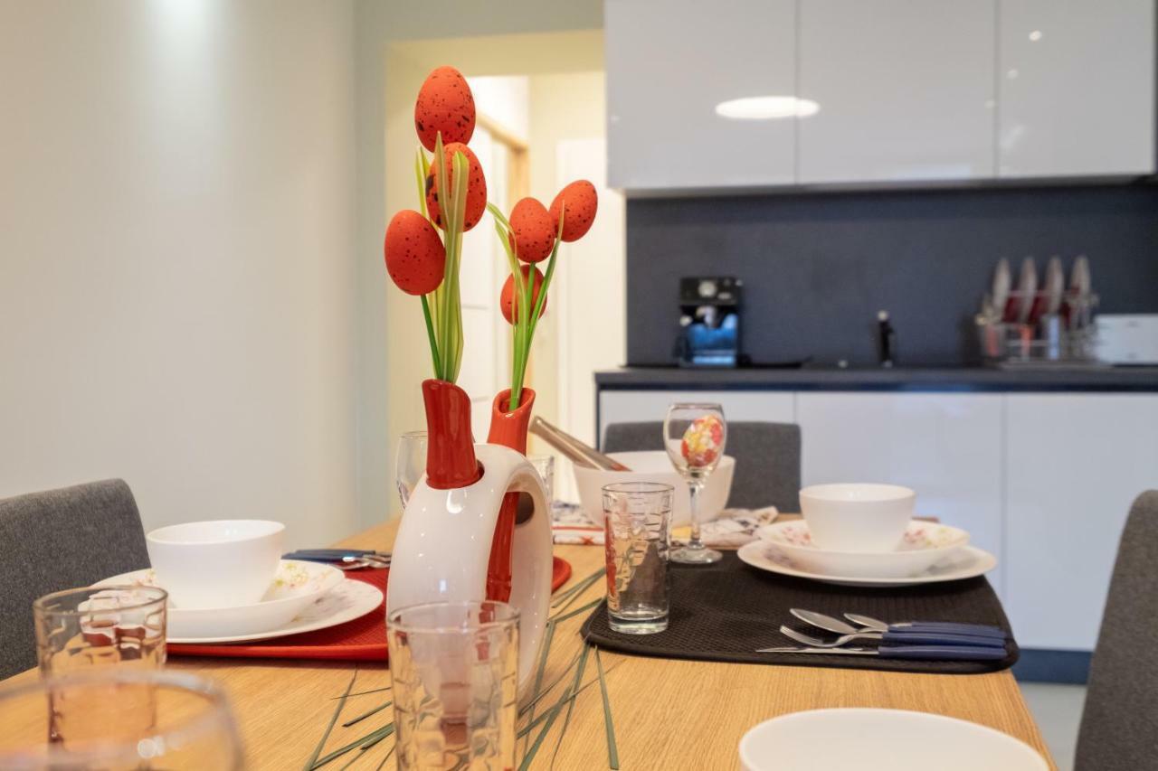 Vitosha Blvd Luxury 2-Bedroom, 2-Bathroom With Balcony Szófia Kültér fotó